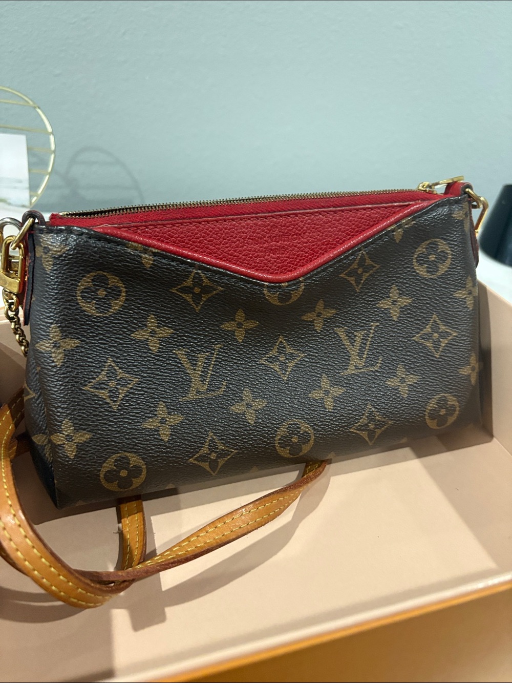 Louis Vuitton Pallas Clutch - Picture 9 of 11